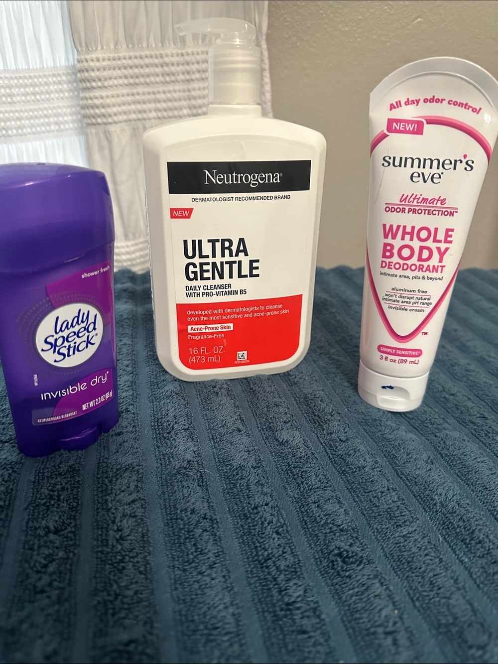 Neutrogena Ultra Gentle Daily Cleanser bundle. NWT